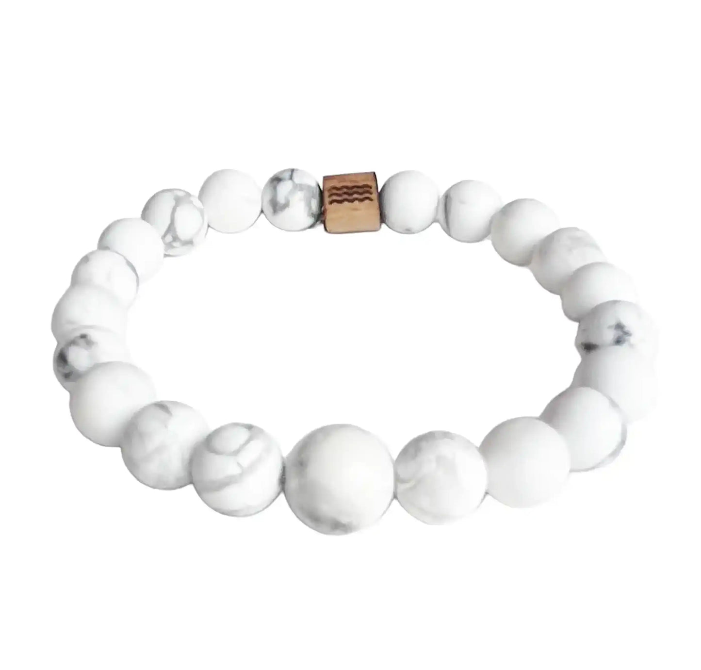 bracelet de perles blanche avec une perle blanche au centre