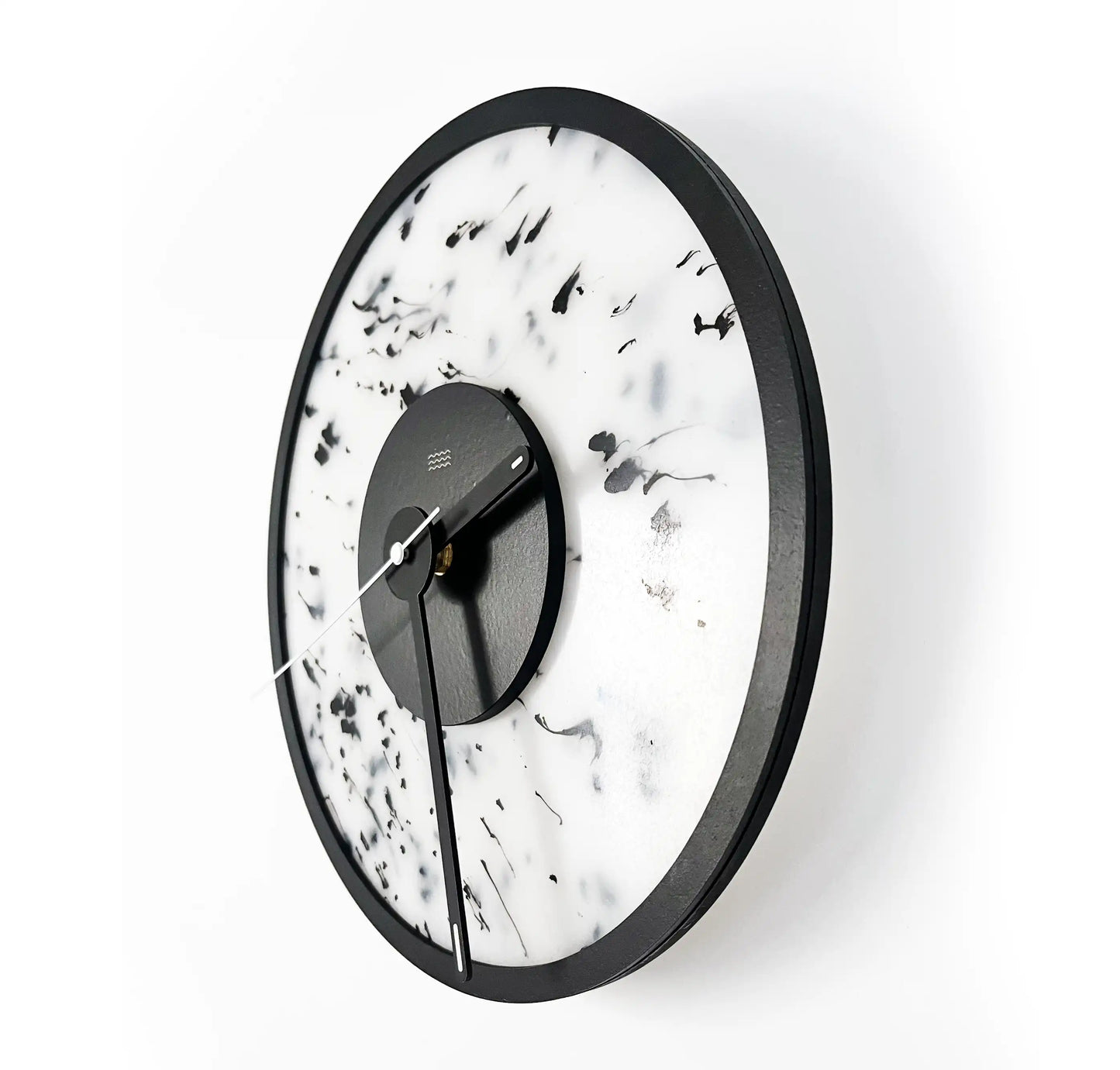 Horloge murale Les Estagnots – Plastique recyclé circuit court | Petite Vague Hossegor